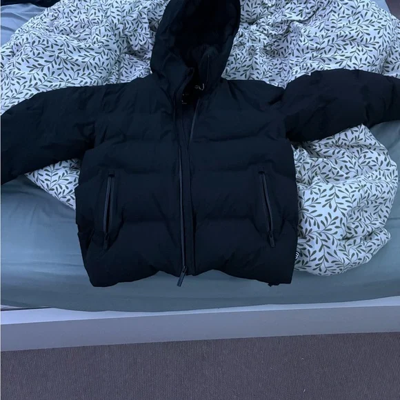 Aritzia Black Puffer Jacket - Picture 3 of 8